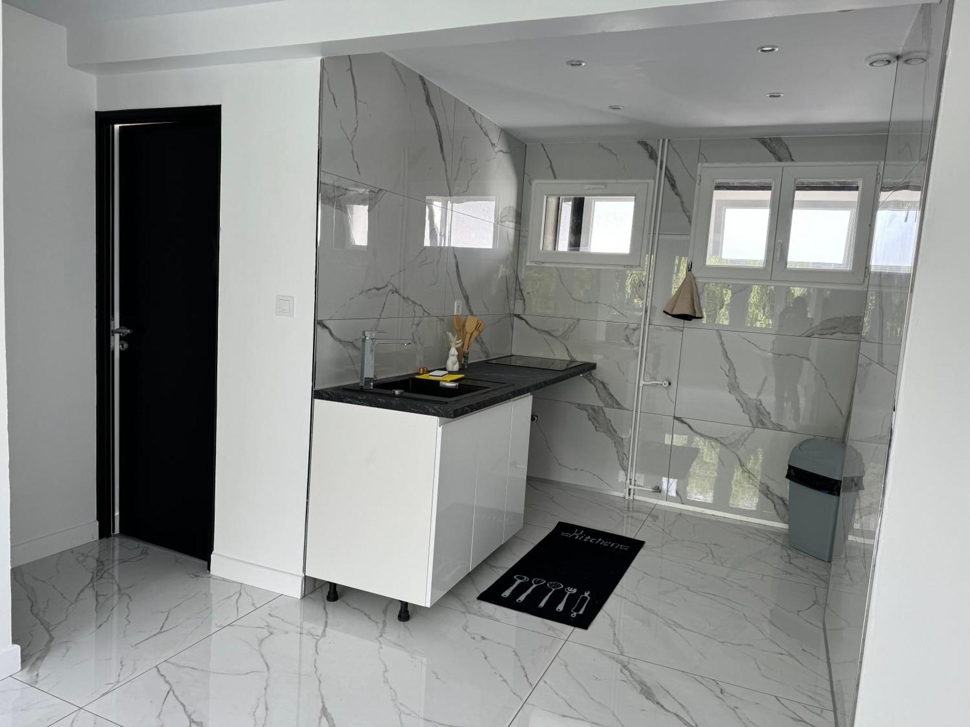Appartement Jacuzzi Hawr Zewnętrze zdjęcie