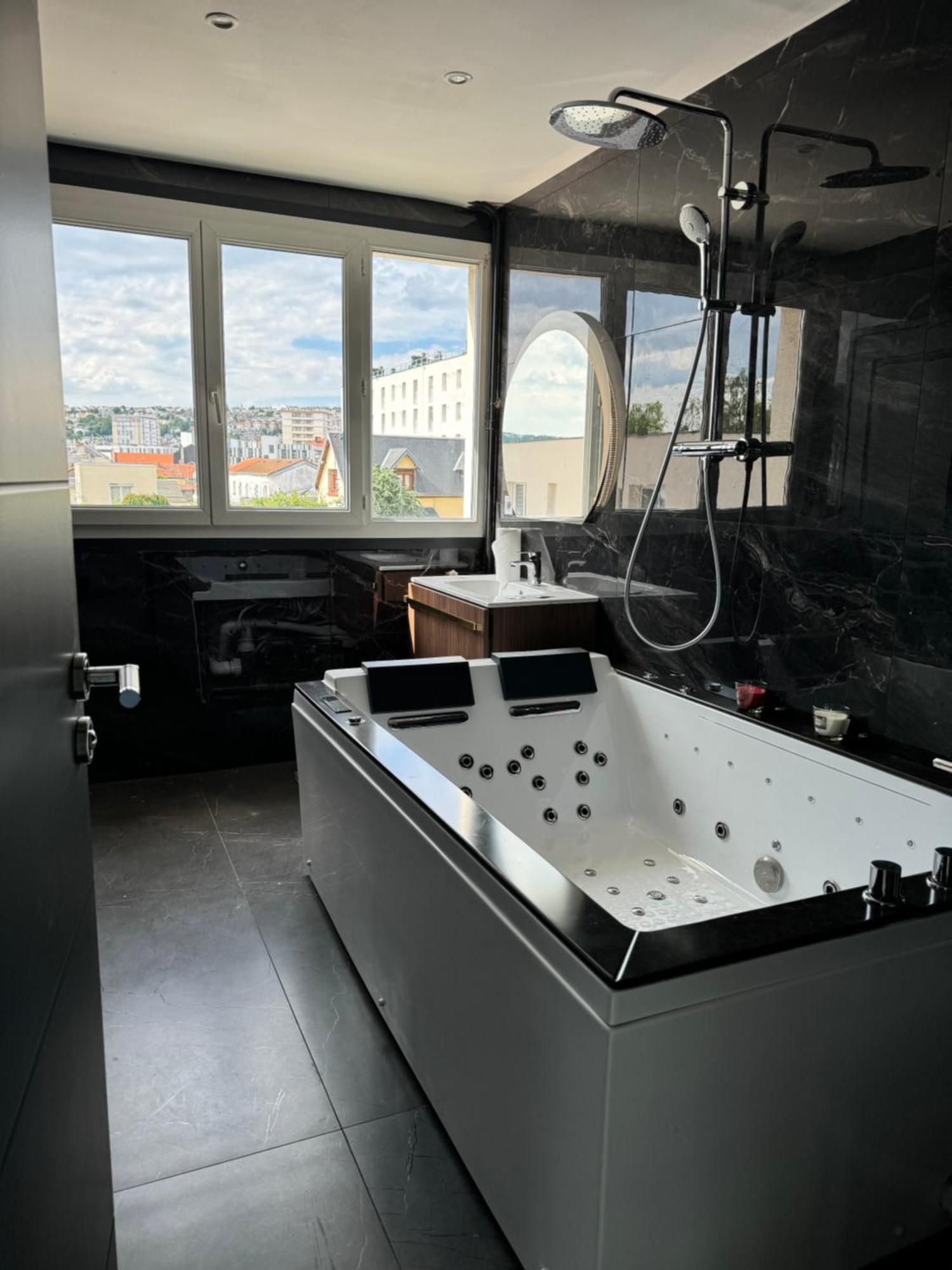 Appartement Jacuzzi Hawr Zewnętrze zdjęcie